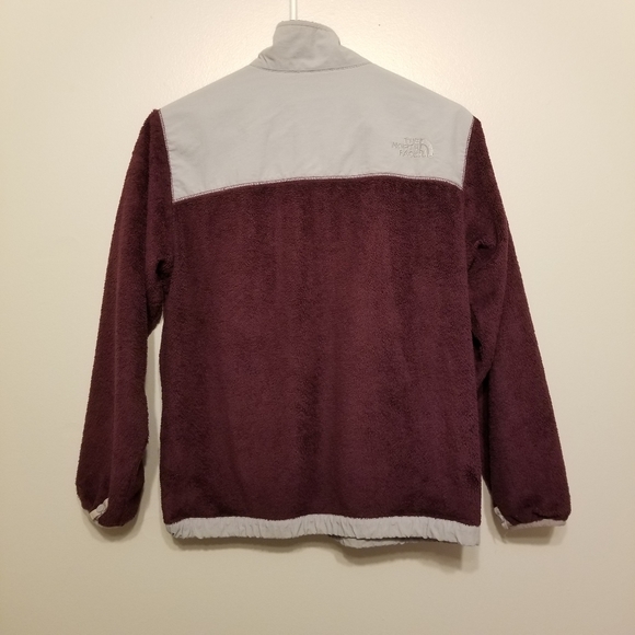 The Northface fleece jacket. - Picture 6 of 6